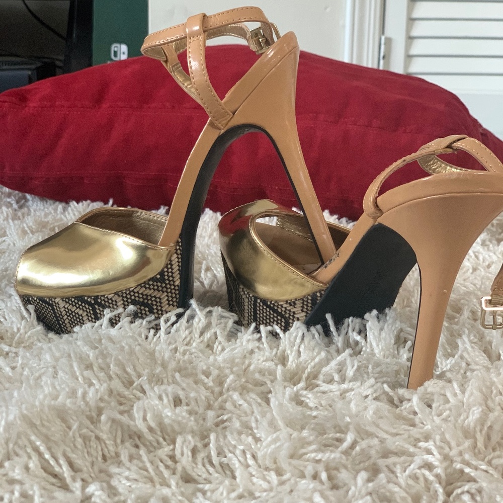 Gold tan platform sexy heels ! Sz7